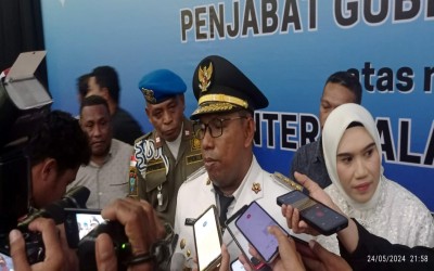 Dr. Achmad Jais Ely., ST., M.Si Resmi Menggantikan Brigjen TNI Andi Chandra As’aduddin., SE., MH., Sebagai Penjabat Bupati Seram Bagian Barat.