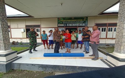 Penyerahan Bantuan Rehabilitasi Rumah Pasca Bencana Desa Eti